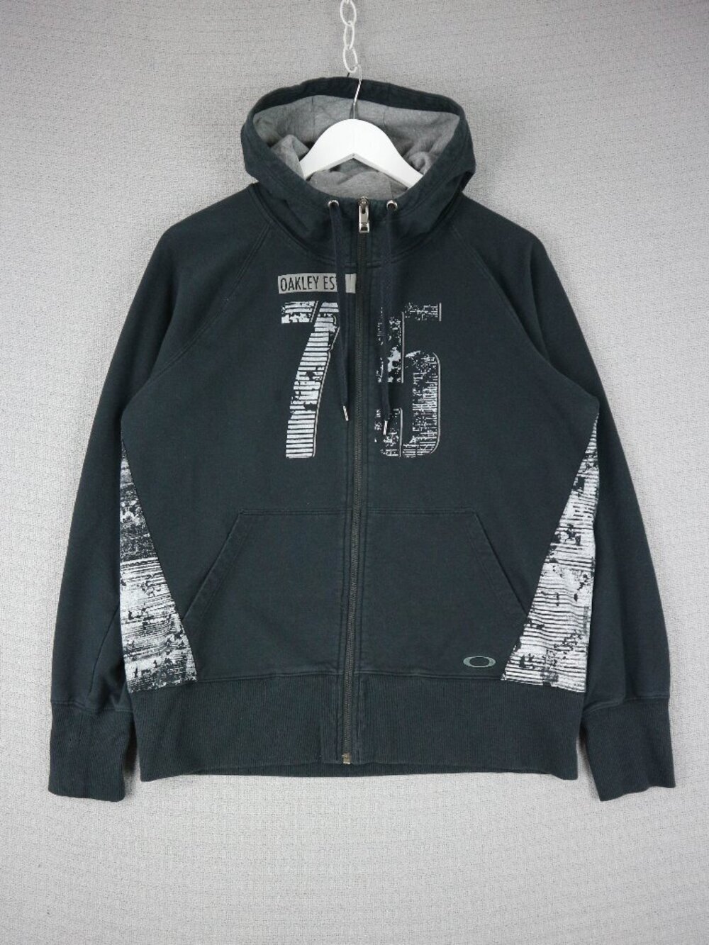 Oakley Hoodie Womens XL Black Full Zip 75 Graphic Logo Sweatshirt Adult Gorpcore